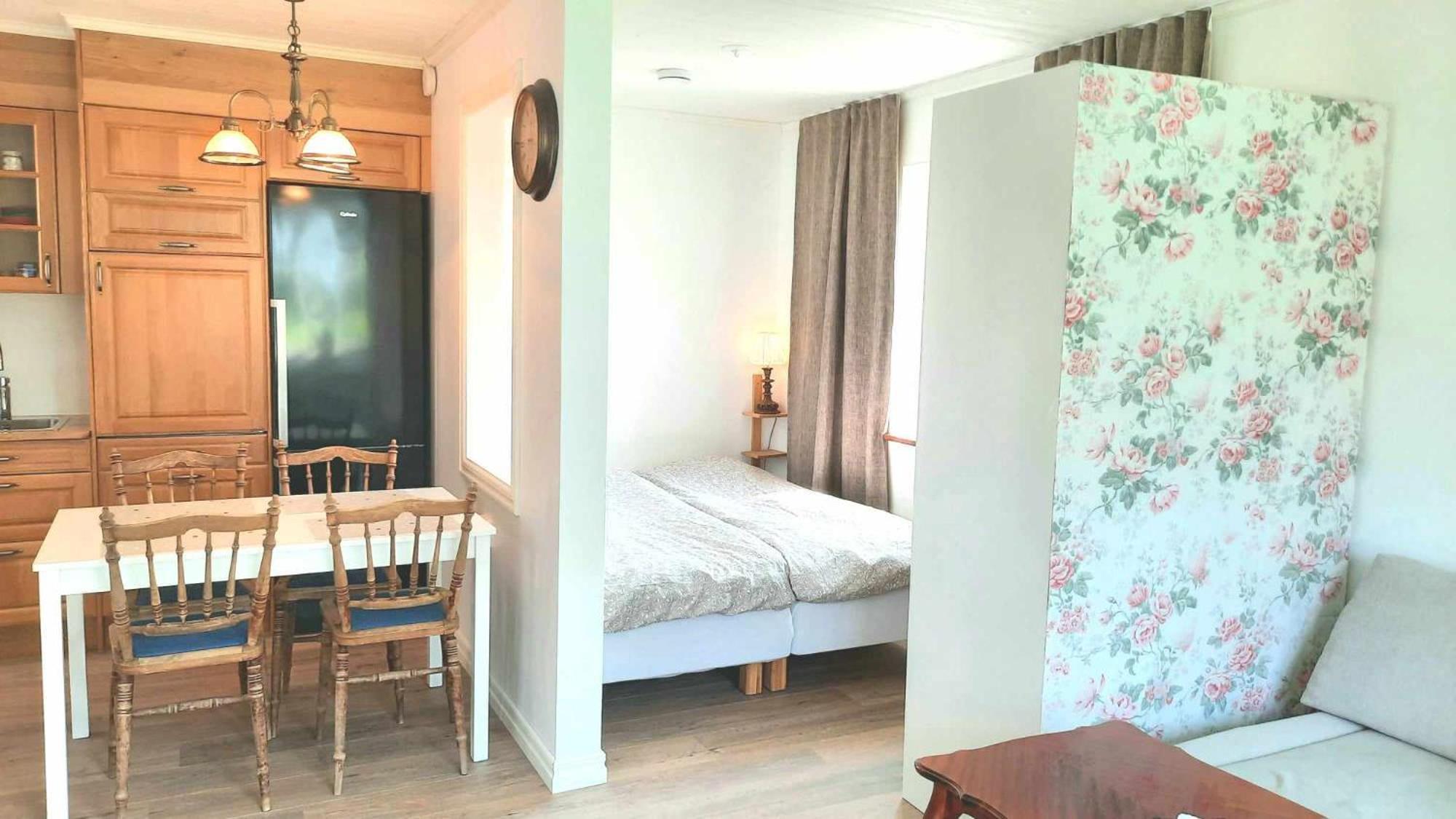 Boende - Stuga Naera Naturen, 3 Km Till Motala Centrum, Elbilsladdning Finns Pa Tomten - Privat Vaerd Exterior photo